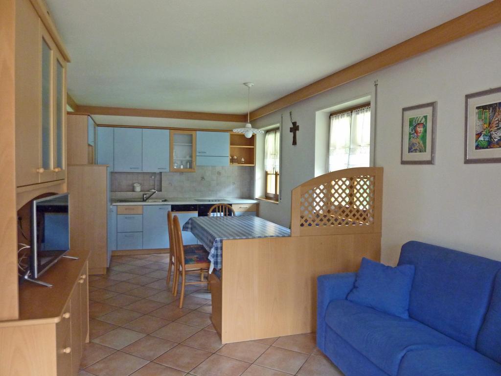 Appartamenti Majon Sotroi Campitello di Fassa Habitación foto