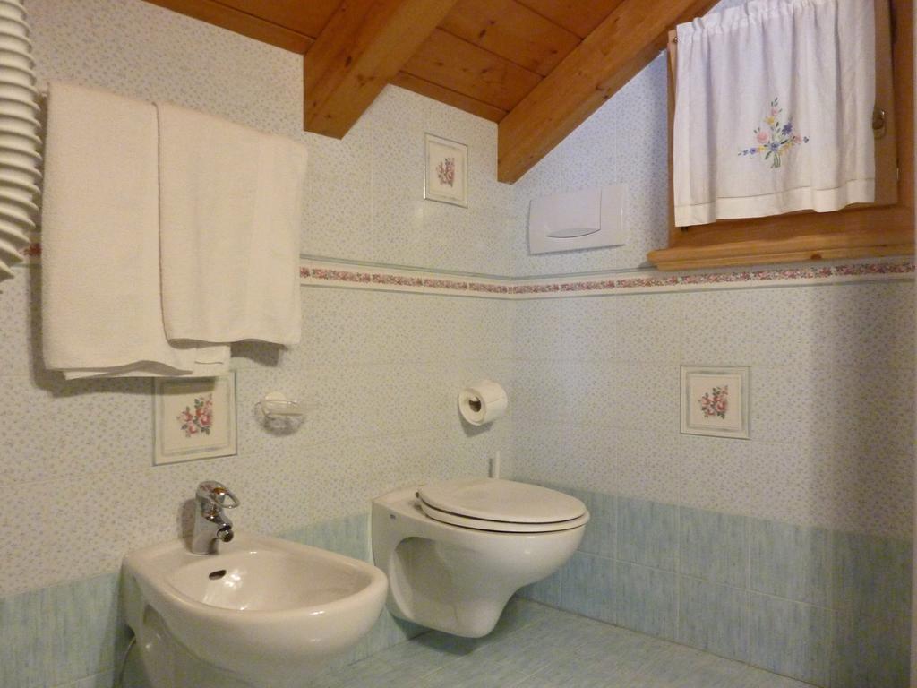 Appartamenti Majon Sotroi Campitello di Fassa Habitación foto