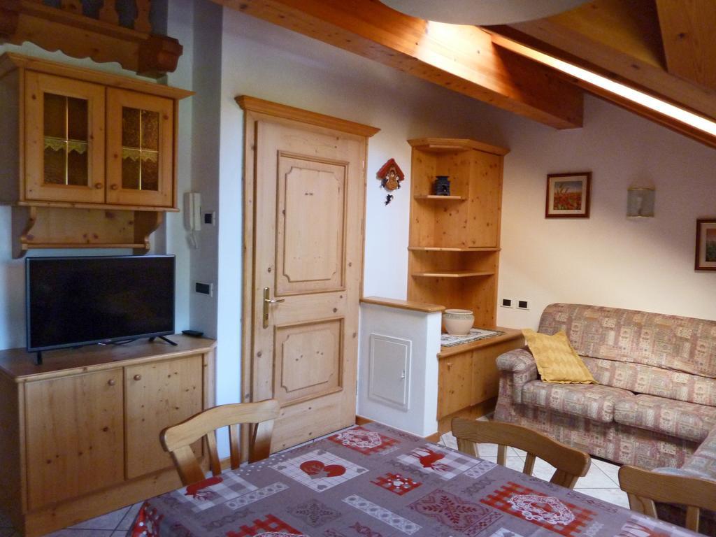 Appartamenti Majon Sotroi Campitello di Fassa Habitación foto